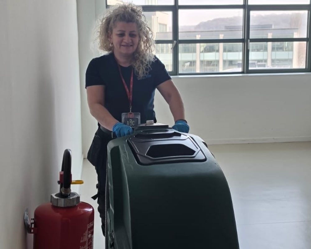 c9dab355-f58e-4b63-8bed-785740cabd82